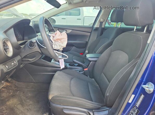 3KPF24AD4ME345607 2021 KIA FORTE Blue Вид салону спереду