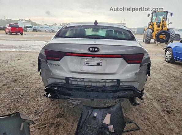 3KPF24AD4ME348474 2021 KIA FORTE Silver Widok z tyłu