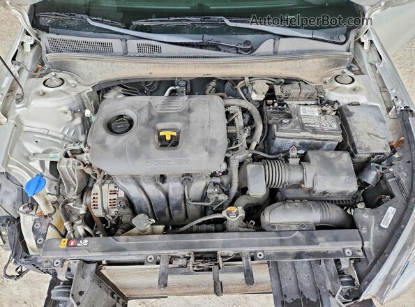 3KPF24AD4ME348474 2021 KIA FORTE Silver Widok wnętrza z tyłu