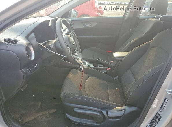 3KPF24AD4ME350340 2021 KIA FORTE Gray Widok wnętrza z przodu