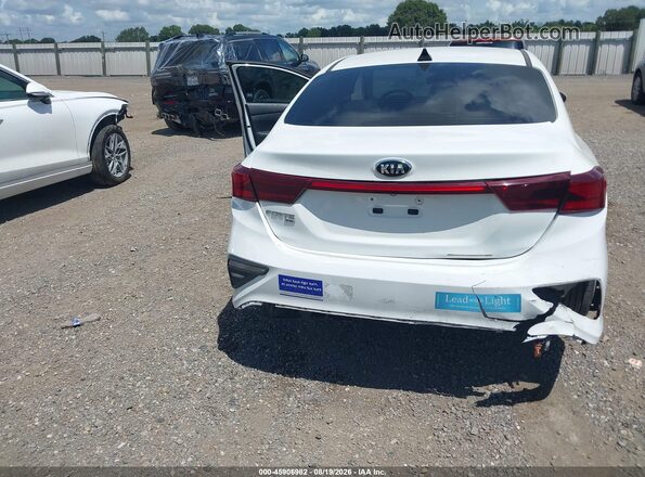 3KPF24AD4ME367218 2021 KIA FORTE White Front view