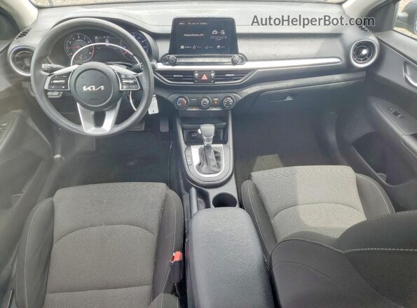 3KPF24AD4NE441948 2022 KIA FORTE Серый Вид панели приборов