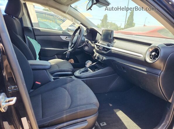 3KPF24AD4NE463142 2022 KIA FORTE Black Вид салону спереду
