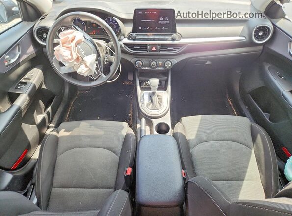 3KPF24AD4NE464467 2022 KIA FORTE Gray Widok deski rozdzielczej