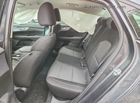 3KPF24AD4NE464467 2022 KIA FORTE Gray Widok tylnych siedzeń