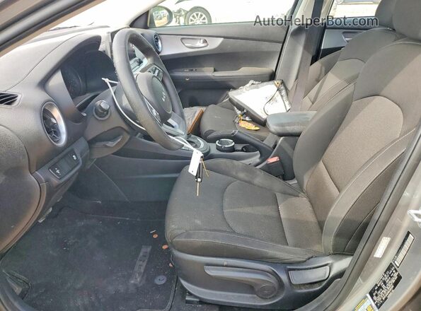 3KPF24AD4NE490504 2022 KIA FORTE Gray Front interior view