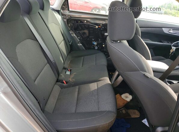 3KPF24AD4NE490504 2022 KIA FORTE Gray Rear seats view