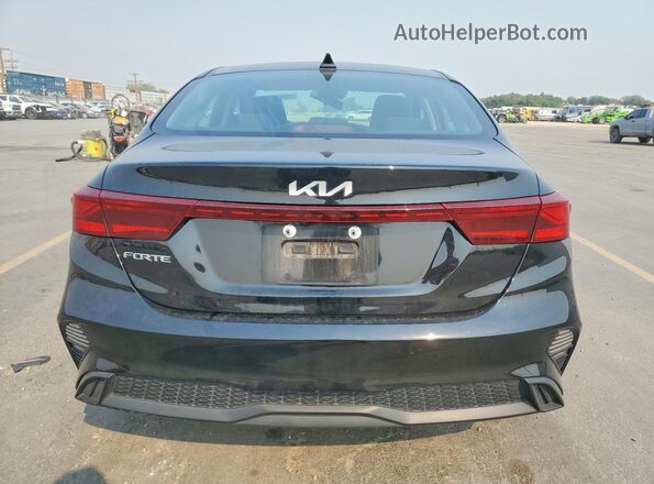 3KPF24AD4PE560702 2023 KIA FORTE Black Вид ззаду