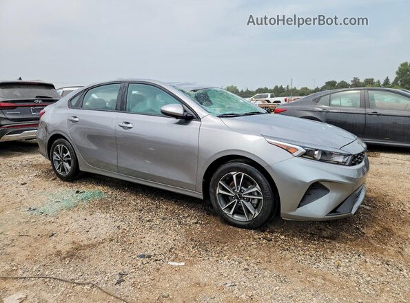 3KPF24AD4PE668298 2023 KIA FORTE Gray Delantero derecho
