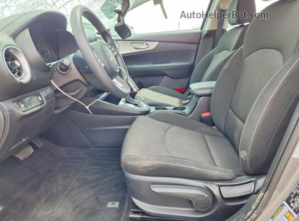 3KPF24AD4PE668298 2023 KIA FORTE Gray Vista interior delantera