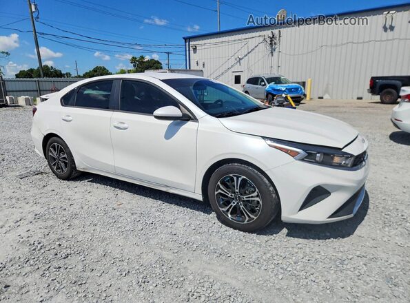3KPF24AD4RE696394 2024 KIA FORTE Белый Передняя правая четверть