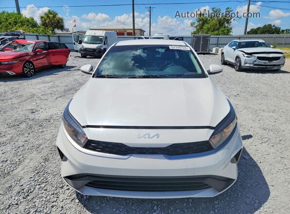 3KPF24AD4RE696394 2024 KIA FORTE Белый Вид спереди