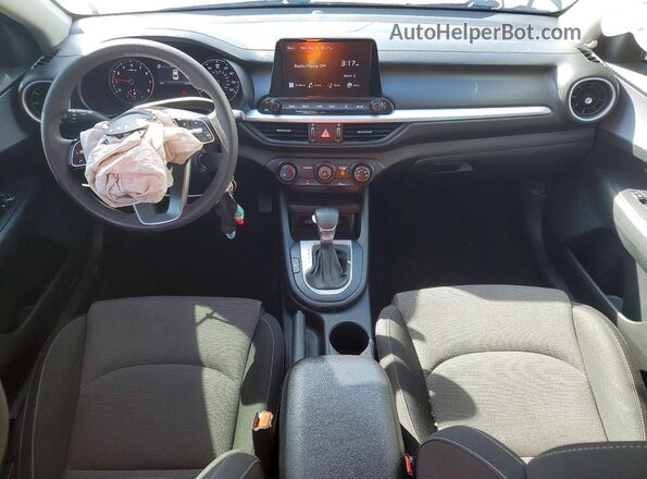 3KPF24AD4RE713856 2024 KIA FORTE Gray Dashboard view