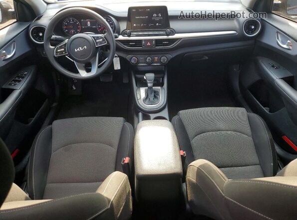 3KPF24AD4RE755735 2024 KIA FORTE Угольный Вид панели приборов