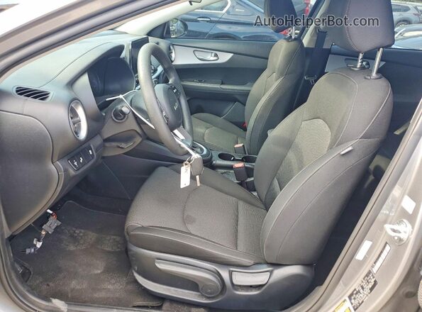 3KPF24AD4RE755735 2024 KIA FORTE Угольный Вид салона спереди