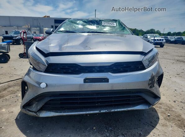 3KPF24AD4RE764984 2024 KIA FORTE Серебряный Вид спереди