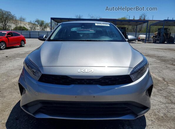 3KPF24AD4RE787407 2024 KIA FORTE Silver Widok z przodu
