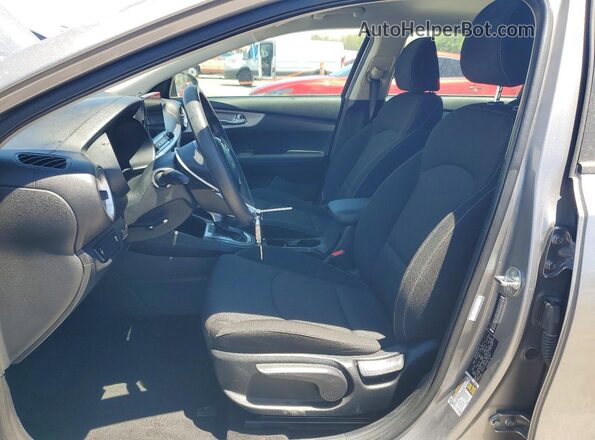 3KPF24AD4RE787407 2024 KIA FORTE Silver Widok wnętrza z przodu