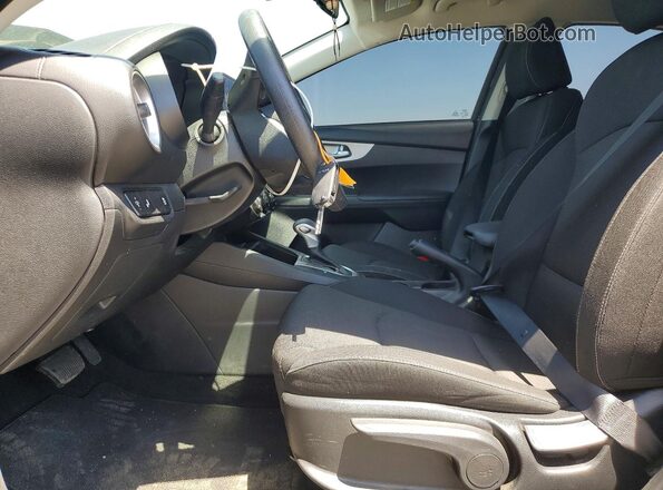 3KPF24AD4RE801225 2024 KIA FORTE Черный Вид салона спереди