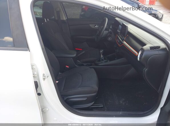 3KPF24AD5KE070682 2019 KIA FORTE White Front interior view
