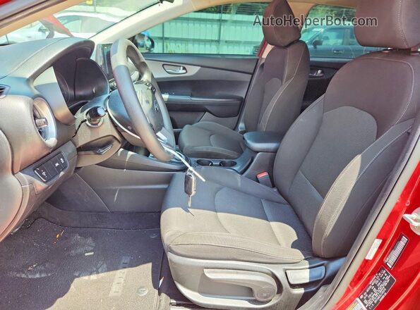 3KPF24AD5LE185378 2020 KIA FORTE Red Front interior view