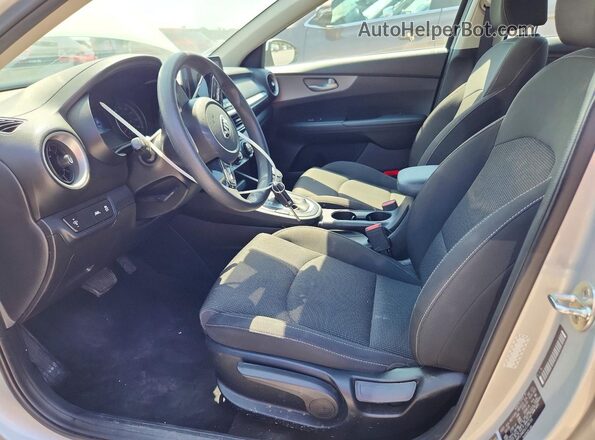 3KPF24AD5LE186739 2020 KIA FORTE Silver Widok wnętrza z przodu