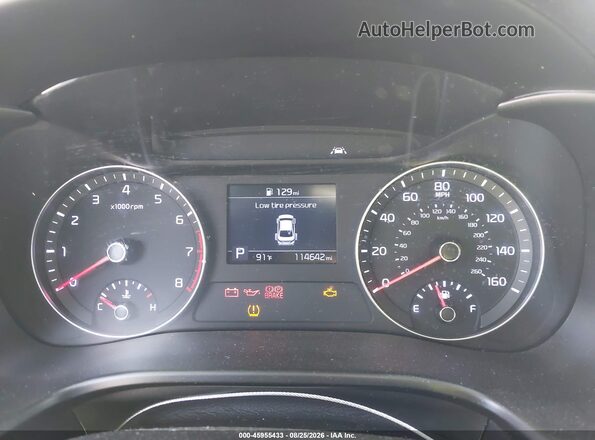 3KPF24AD5LE217066 2020 KIA FORTE Gray Rear seats view