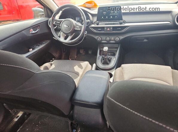 3KPF24AD5LE218136 2020 KIA FORTE Charcoal Vista del salpicadero