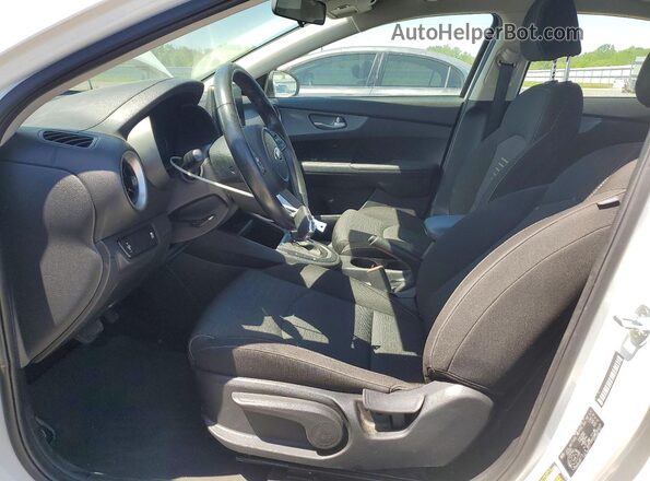 3KPF24AD5ME283277 2021 KIA FORTE White წინა სალონის ხედი