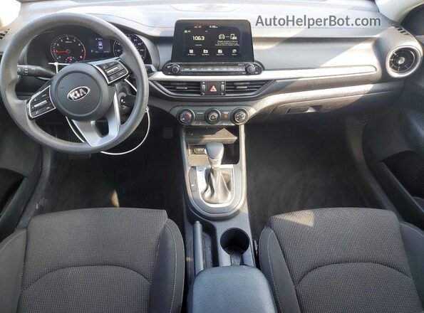 3KPF24AD5ME291119 2021 KIA FORTE White Widok deski rozdzielczej