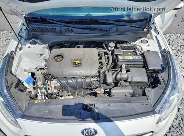 3KPF24AD5ME310347 2021 KIA FORTE White Widok wnętrza z tyłu