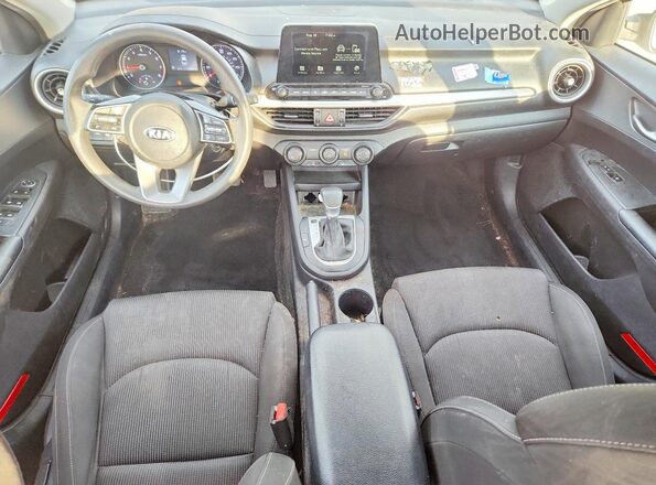 3KPF24AD5ME317315 2021 KIA FORTE White Widok deski rozdzielczej