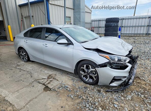 3KPF24AD5ME399076 2021 KIA FORTE Silver Front right