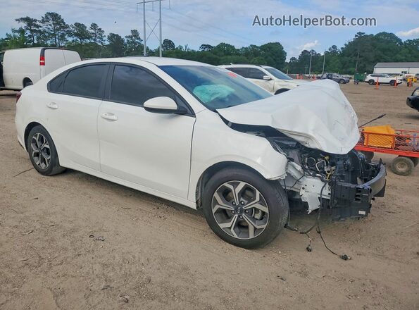3KPF24AD5ME403692 2021 KIA FORTE White Front right
