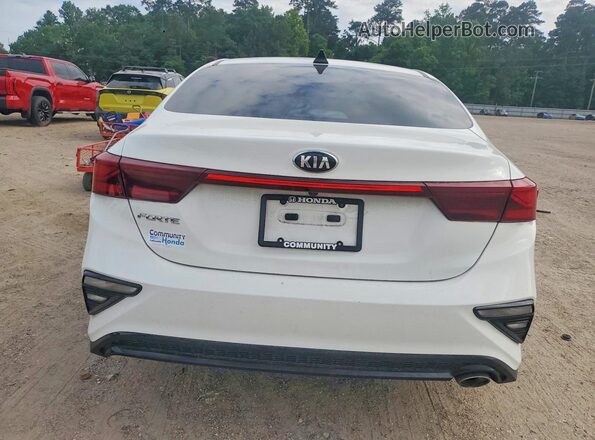 3KPF24AD5ME403692 2021 KIA FORTE White Rear view