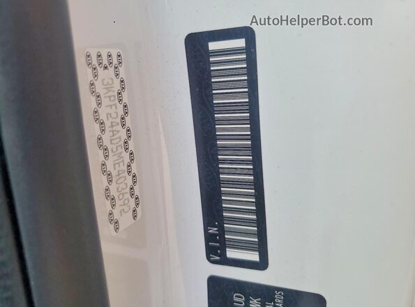 3KPF24AD5ME403692 2021 KIA FORTE White Engine compartment view
