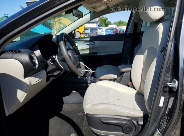 3KPF24AD5NE437004 2022 KIA FORTE Teal Вид салону спереду