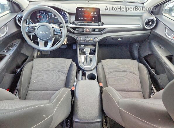 3KPF24AD5PE506602 2023 KIA FORTE Белый Вид панели приборов