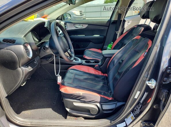 3KPF24AD5PE508091 2023 KIA FORTE Gray Vista interior delantera