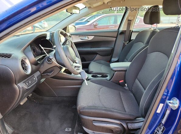 3KPF24AD5PE512786 2023 KIA FORTE Blue Vista interior delantera