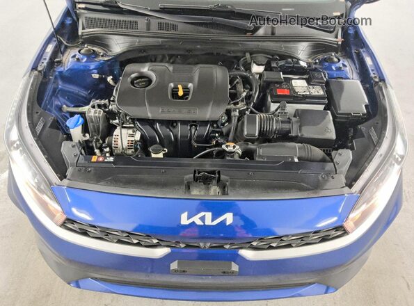 3KPF24AD5PE555024 2023 KIA FORTE Blue Widok wnętrza z tyłu
