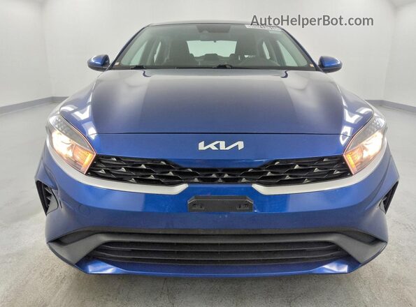 3KPF24AD5PE555024 2023 KIA FORTE Blue Widok z przodu