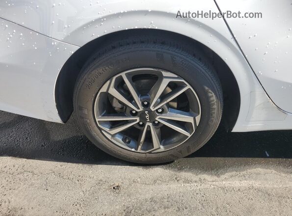 3KPF24AD5PE600169 2023 KIA FORTE White 
