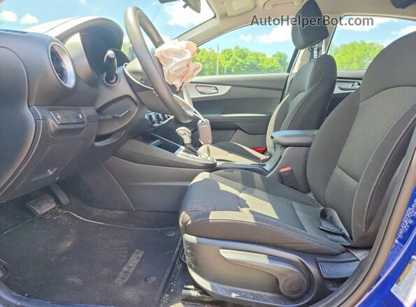 3KPF24AD5PE690908 2023 KIA FORTE Blue Widok wnętrza z przodu