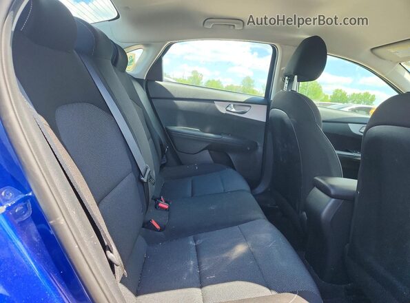 3KPF24AD5PE690908 2023 KIA FORTE Blue Widok tylnych siedzeń