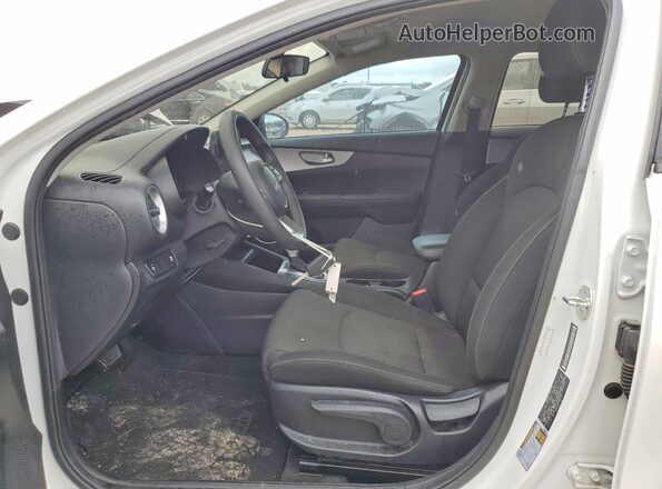 3KPF24AD5RE690572 2024 KIA FORTE White Սալոնի դիմացի տեսք