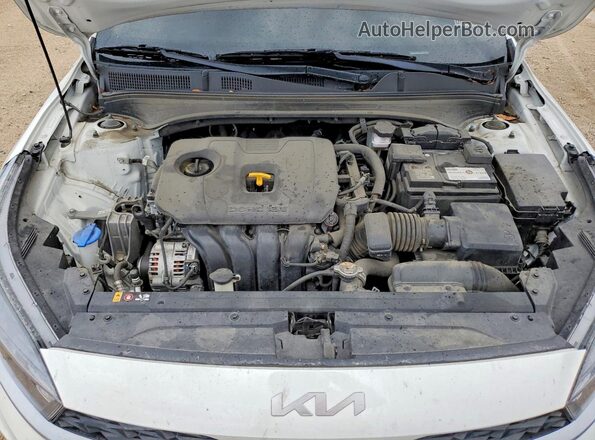 3KPF24AD5RE690572 2024 KIA FORTE White Սալոնի հետևի տեսք
