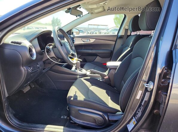 3KPF24AD5RE697540 2024 KIA FORTE Gray Vista interior delantera