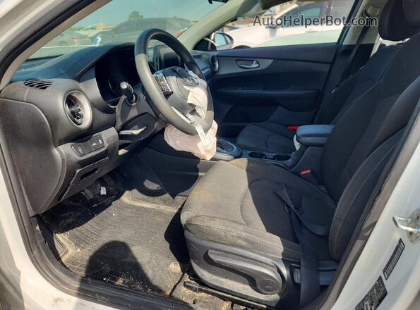 3KPF24AD6KE070545 2019 KIA FORTE Белый Вид салона спереди