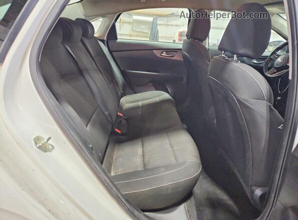 3KPF24AD6KE101602 2019 KIA FORTE White Հետևի նստատեղերի տեսք